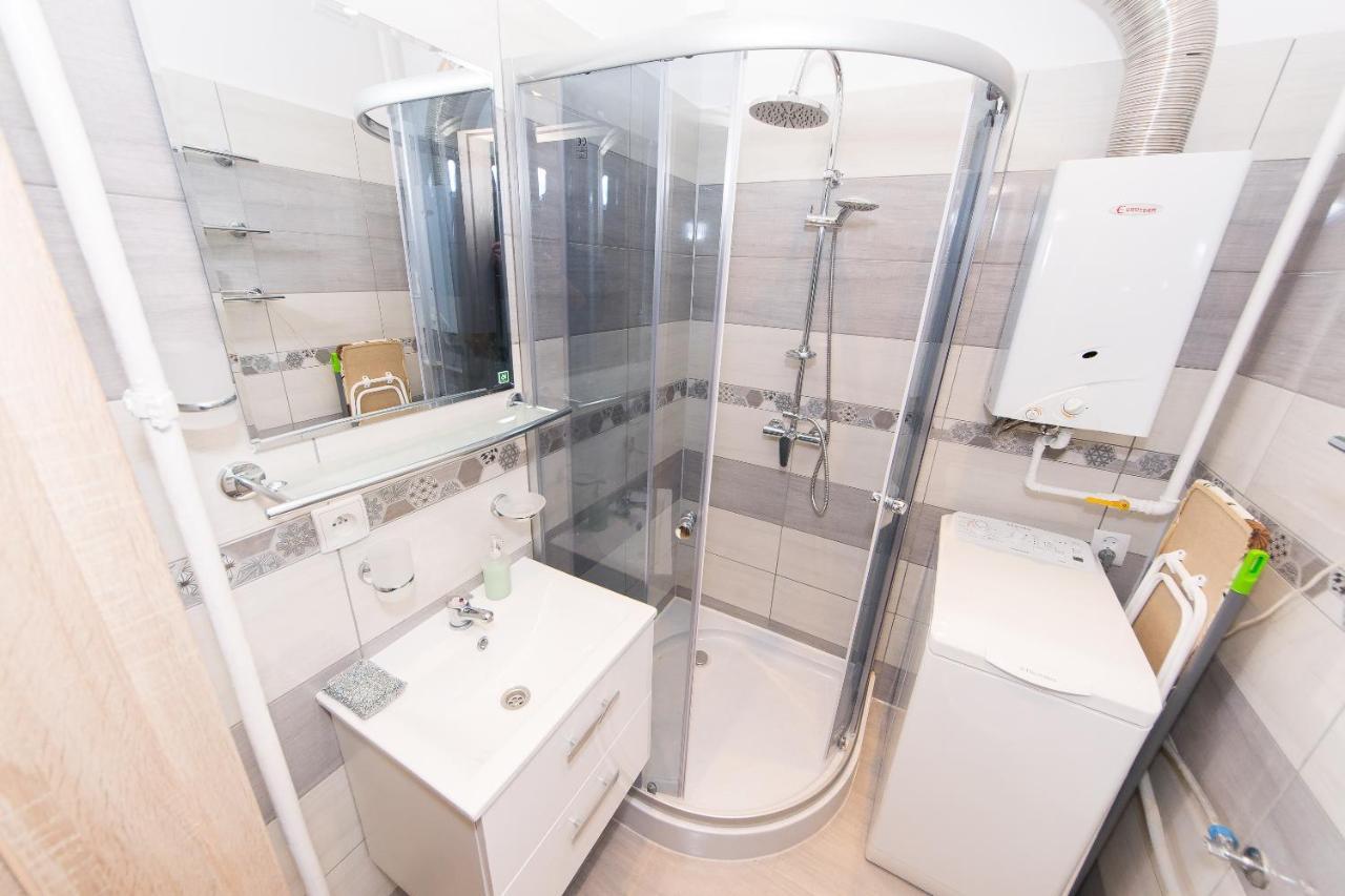 3-BEDROOM FLAT IN CITY CENTER p4you pl Cracovie Extérieur photo